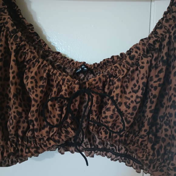 Tie Front Leopard Top - Picture 3 of 4